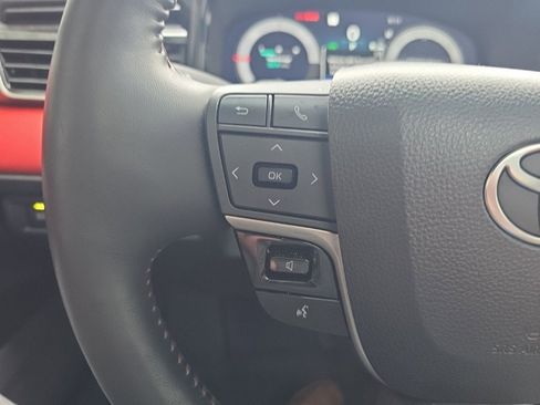 Used 2025 Toyota Camry XSE w/ Premium Plus Package image 19