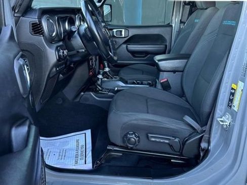 Used 2022 Jeep Wrangler Unlimited Rubicon 4xe AWD/4WD image 13