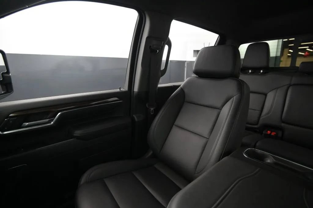 Used 2024 Chevrolet Silverado 2500 LT AWD/4WD image 37