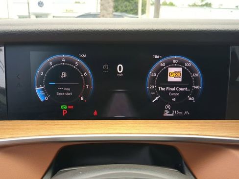 Used 2025 Volkswagen Tiguan SEL R-Line AWD/4WD image 33