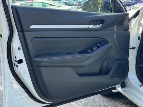 New 2025 Nissan Altima 2.5 SR w/ SR Premium Package image 20