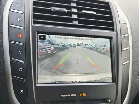 Used 2017 Lincoln MKC Premiere FWD image 25