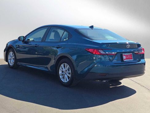 Used 2025 Toyota Camry LE image 5