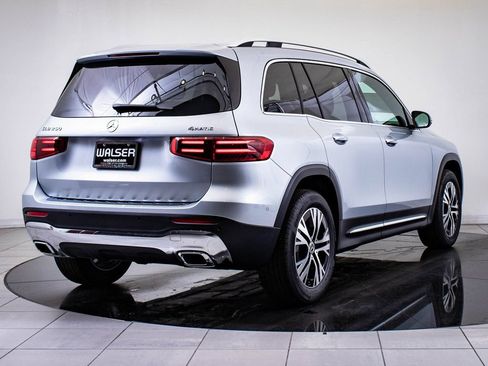 Used 2026 Mercedes-Benz GLB 250 4MATIC image 10
