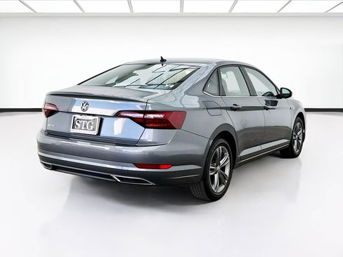 Used 2019 Volkswagen Jetta R-Line w/ R-Line Cold Weather Package FWD image 4