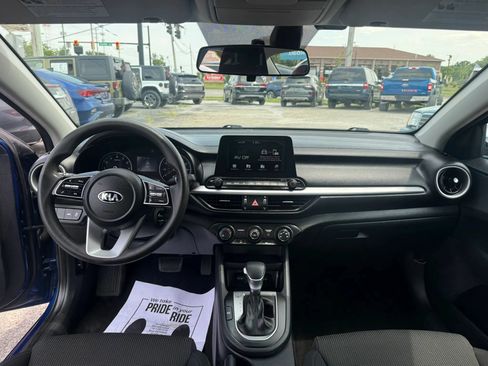 Used 2020 Kia Forte LXS FWD image 16