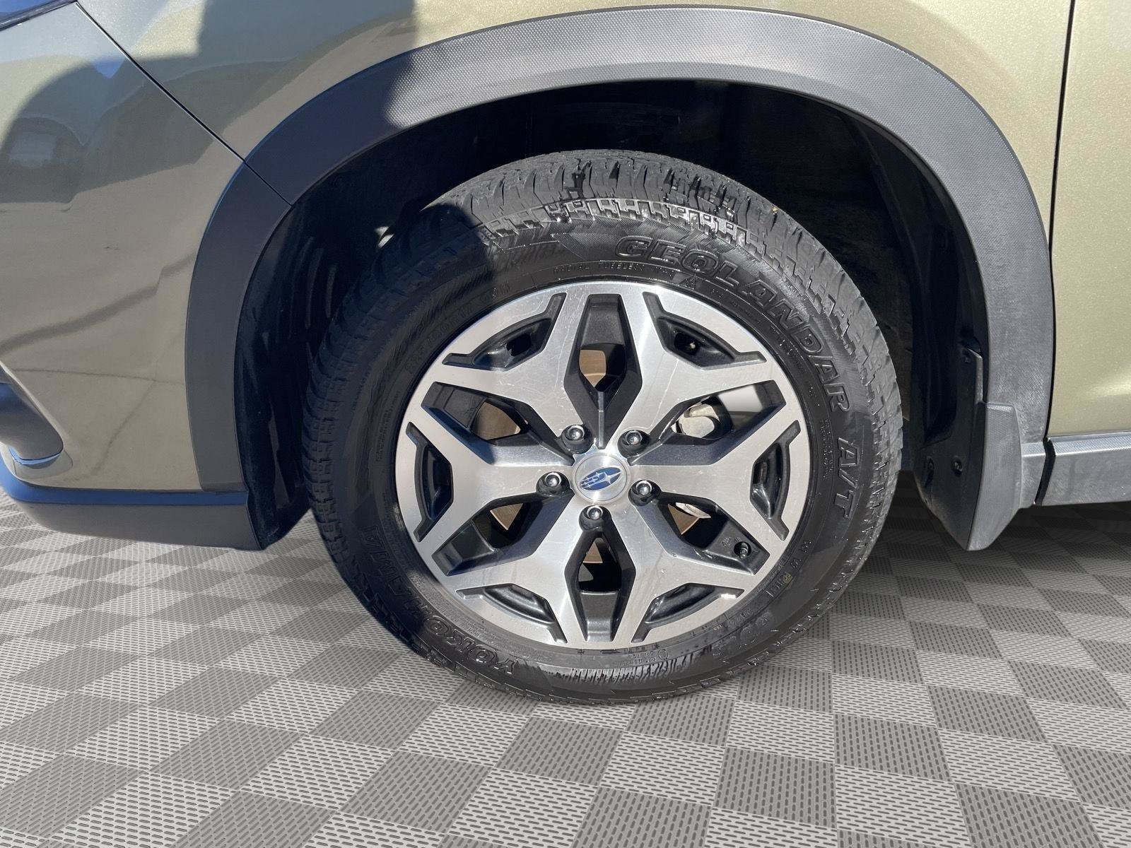 Used 2022 Subaru Forester Premium AWD/4WD image 17