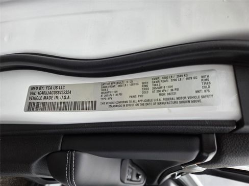 New 2025 Jeep Grand Cherokee L Altitude image 31