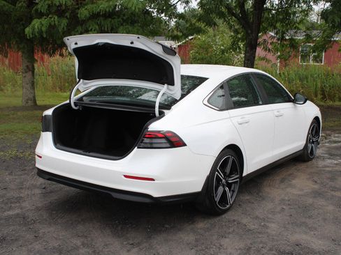 Used 2023 Honda Accord Sport image 7