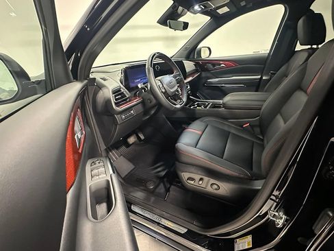 Used 2026 Chevrolet Traverse RS w/ LPO, Floor Liner Package AWD/4WD image 3