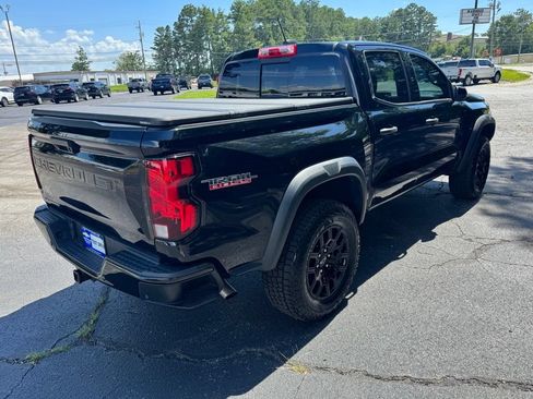 Certified 2024 Chevrolet Colorado Trail Boss w/ Technology Package AWD/4WD image 9