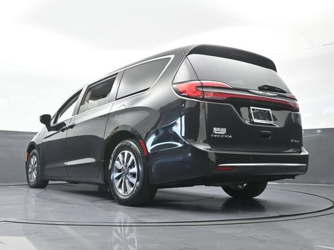 Used 2023 Chrysler Pacifica Touring-L FWD image 58