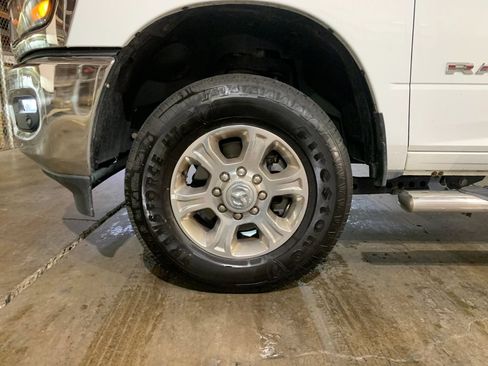 Used 2025 RAM 3500 Big Horn AWD/4WD image 32