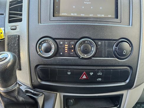 Used 2016 Mercedes-Benz Sprinter 2500 image 13