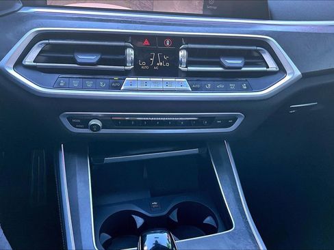 Used 2022 BMW X5 xDrive45e w/ M Sport Package image 11