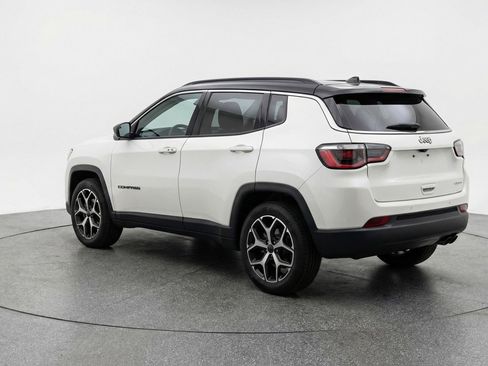 Used 2025 Jeep Compass Limited image 6