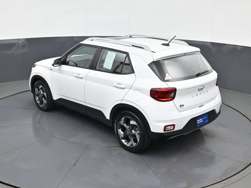 Certified 2024 Hyundai Venue SEL FWD image 19
