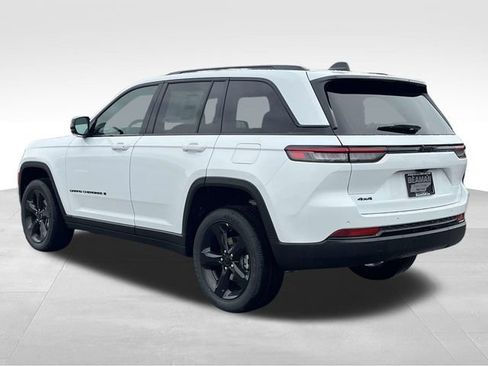 New 2025 Jeep Grand Cherokee Altitude image 5
