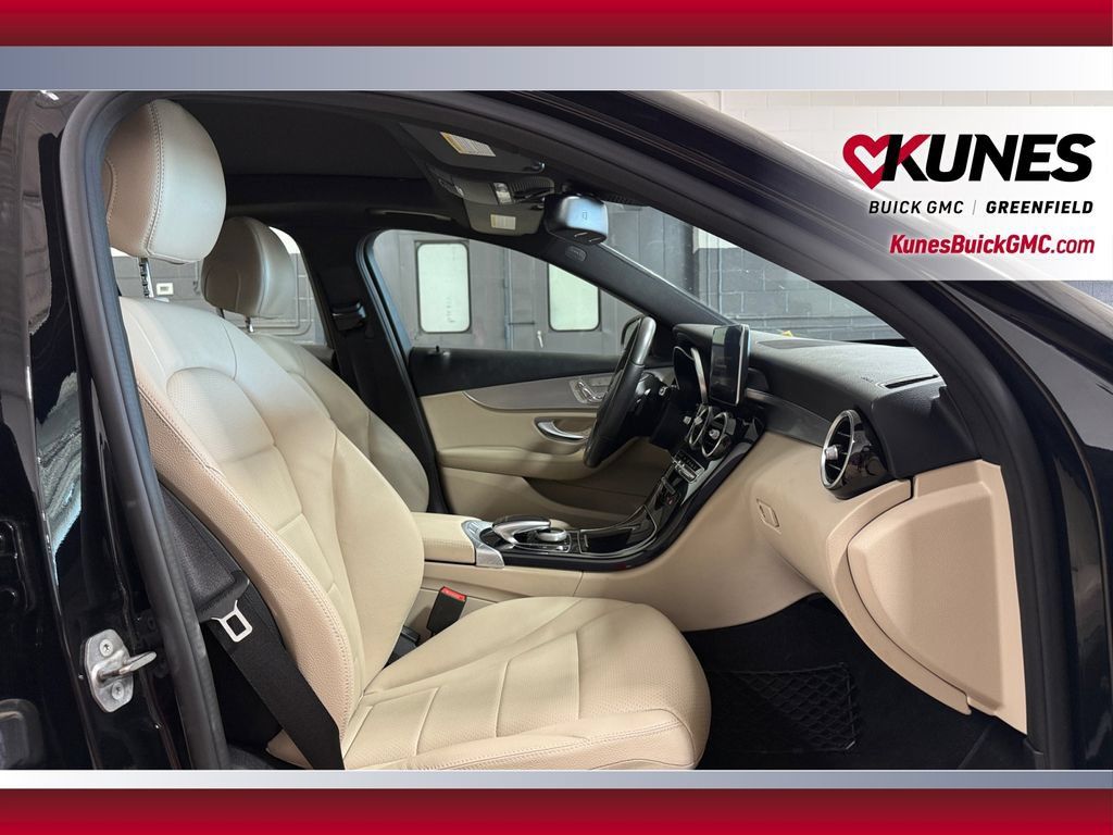 Used 2017 Mercedes-Benz C 300 4MATIC Sedan image 37