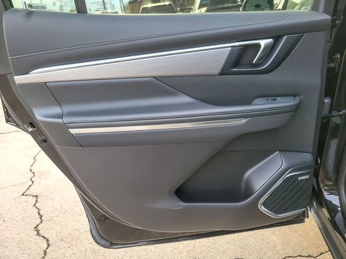 Certified 2025 Buick Enclave Preferred image 17