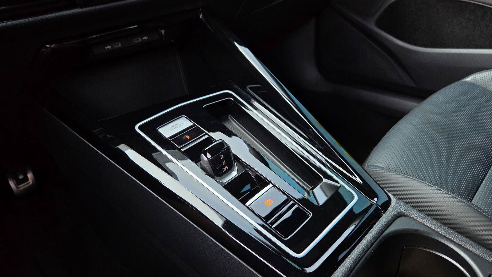 Certified 2024 Volkswagen Golf R AWD/4WD image 35