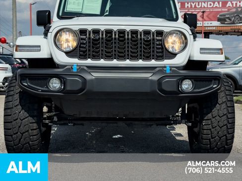 Used 2024 Jeep Wrangler Unlimited AWD/4WD image 10