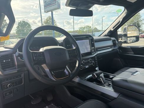 Used 2024 Ford F150 Platinum image 21
