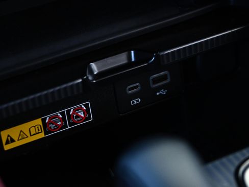 Used 2024 Lexus RX 500h F Sport image 32