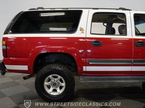 Used 2004 Chevrolet Suburban 2500 AWD/4WD image 33