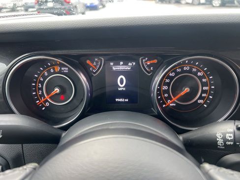 Used 2019 Jeep Wrangler Unlimited Sport image 17