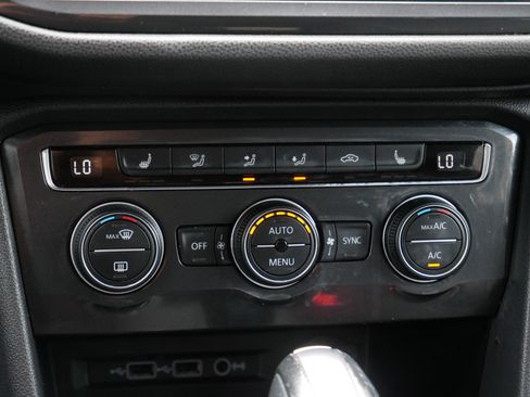 Used 2018 Volkswagen Tiguan SE image 22