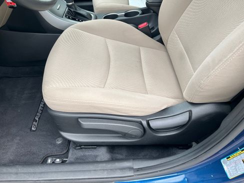 Used 2014 Hyundai Elantra SE w/ Option Group 02 FWD image 14