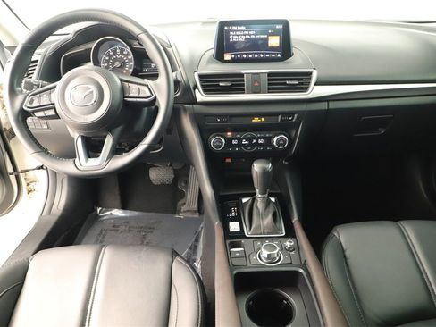 Used 2018 MAZDA MAZDA3 Touring image 18