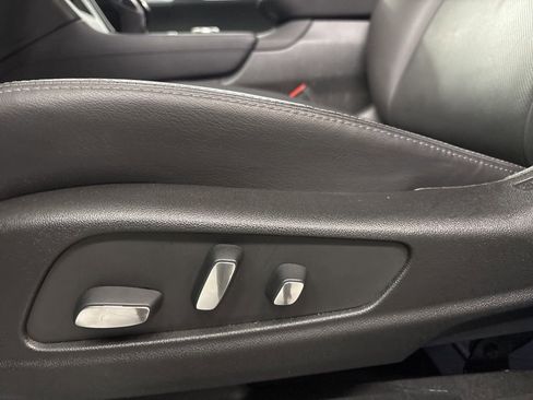 Used 2025 Cadillac XT5 Premium Luxury image 13