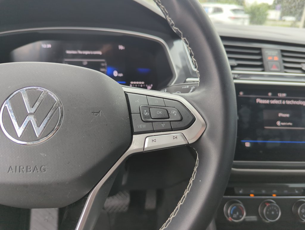 Used 2024 Volkswagen Tiguan S FWD image 39