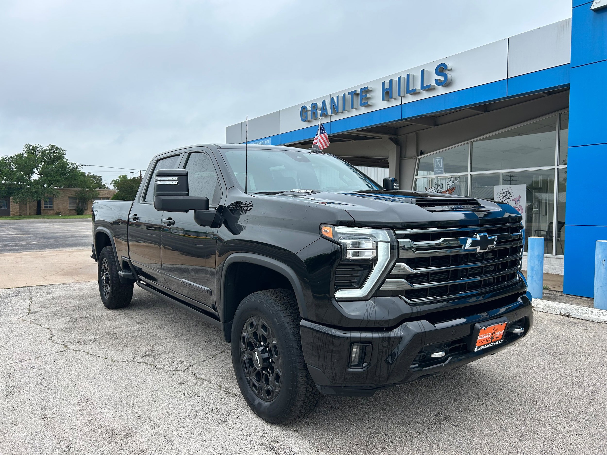 Used 2024 Chevrolet Silverado 2500 High Country w/ High Country Premium Package AWD/4WD image 1