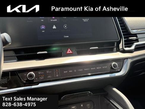 Certified 2025 Kia Sportage EX w/ EX Premium Package AWD/4WD image 11