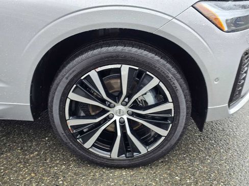 Certified 2025 Volvo XC60 B5 Plus image 9