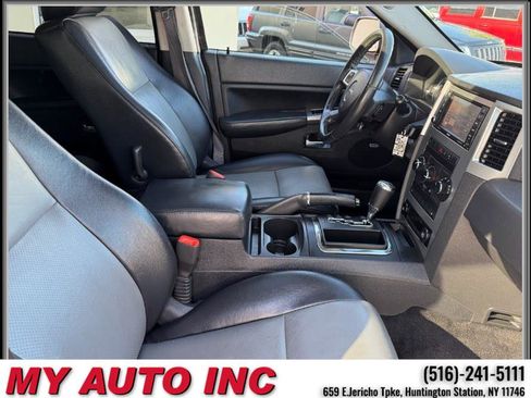 Used 2010 Jeep Grand Cherokee Laredo image 29