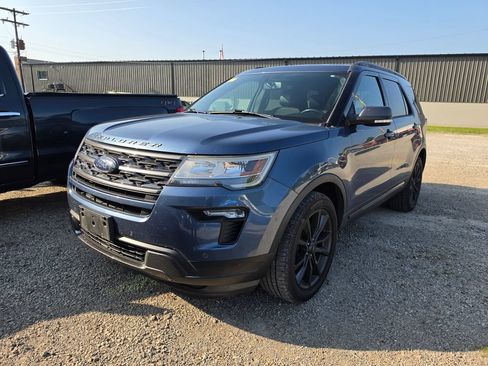 Used 2018 Ford Explorer XLT w/ Equipment Group 202A AWD/4WD image 1