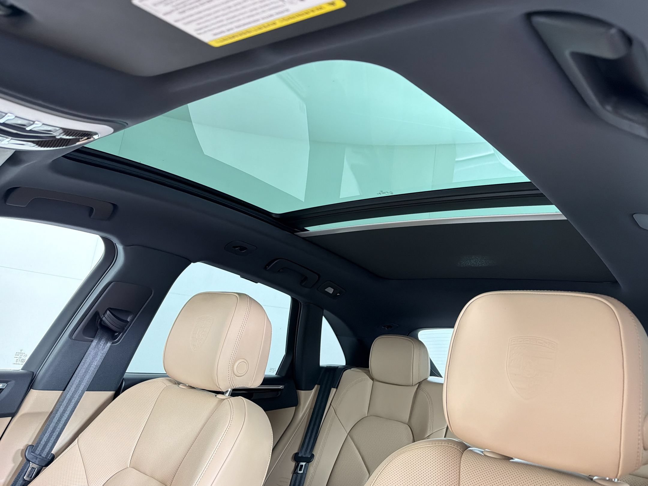 Used 2026 Porsche Macan AWD/4WD image 16