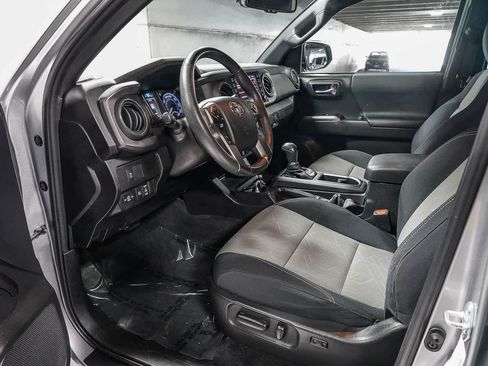 Certified 2023 Toyota Tacoma TRD Off-Road AWD/4WD image 17