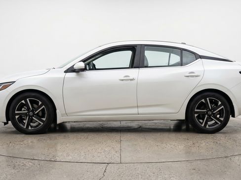 Used 2025 Nissan Sentra SV FWD image 5