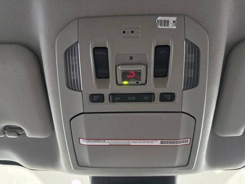 Used 2021 Toyota Highlander Limited image 49