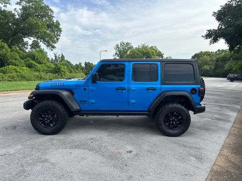 Used 2022 Jeep Wrangler Unlimited Sport AWD/4WD image 4