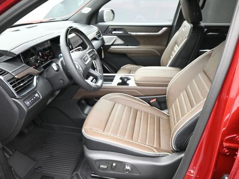 New 2026 GMC Acadia Denali Ultimate w/ LPO, Floor Liner Package image 9