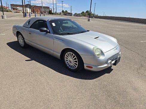 Used 2005 Ford Thunderbird RWD image 5