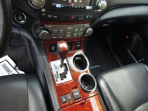 Used 2012 Toyota Highlander Limited image 19