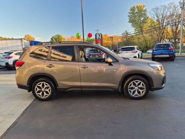 Used 2020 Subaru Forester Premium AWD/4WD image 1
