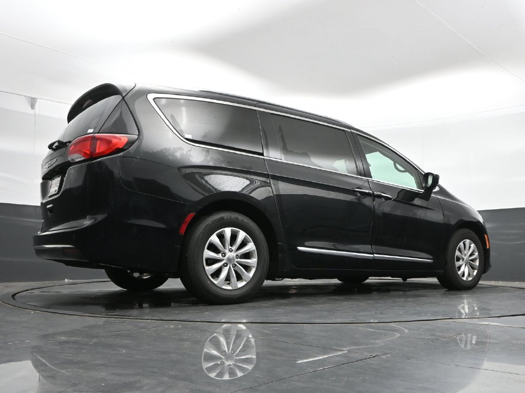 Used 2019 Chrysler Pacifica Touring-L w/ Advanced Safetytec Group FWD image 41